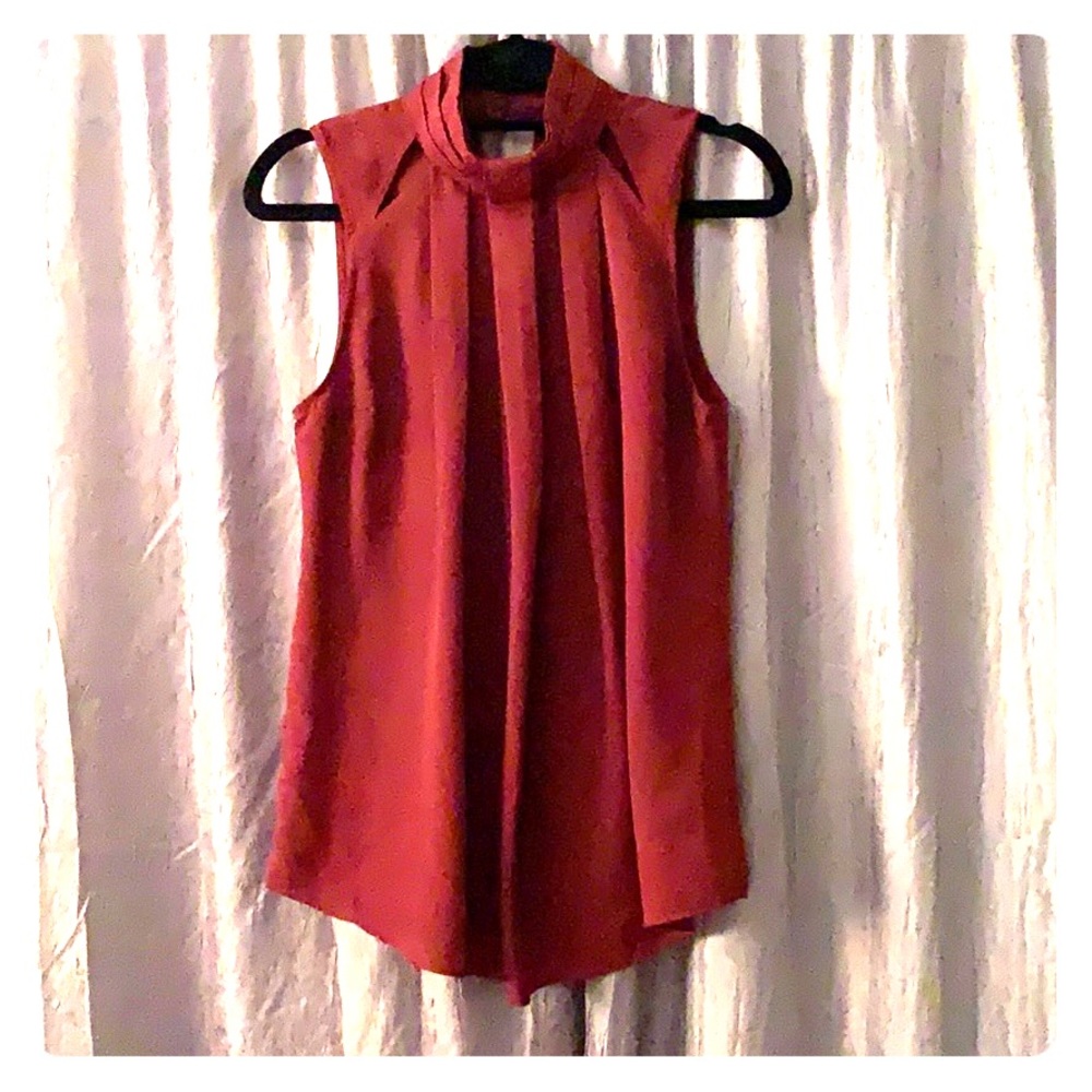 COPY - Guess sleeveless blouse